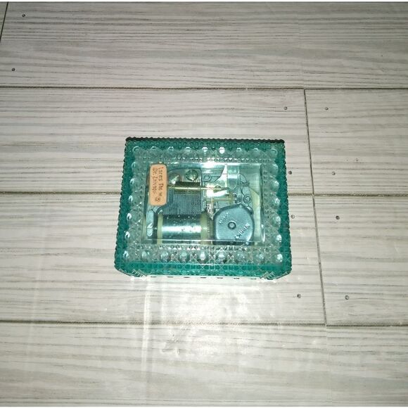 Sankyo Vintage Japan Music Box Lara's Theme 5 Dr. Zhivago Box Made In Hong Kong - Picture 2 of 10